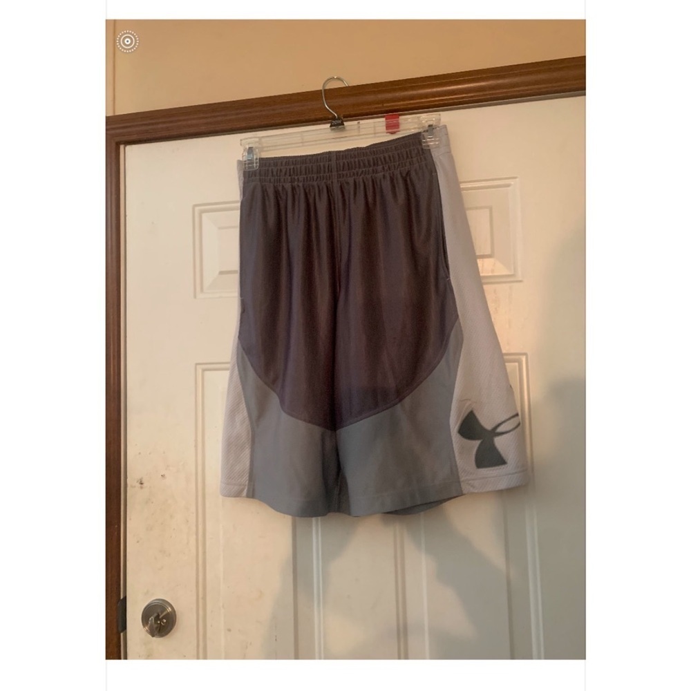 Under Armour Men's Gray Athletic Shorts Size Medium